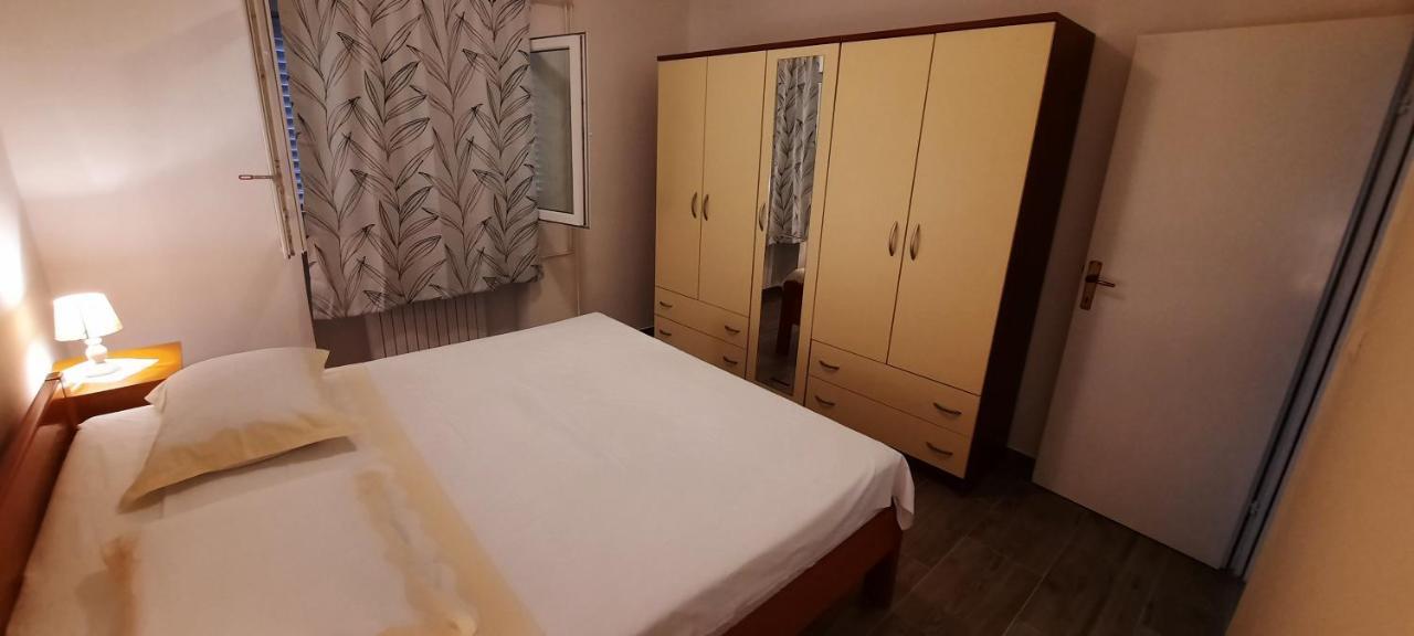 Apartmani Alenka Primosten Bagian luar foto