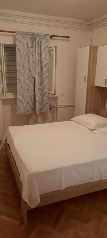 Apartmani Alenka Primosten Bagian luar foto